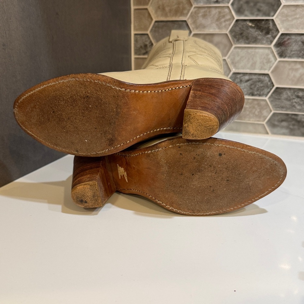 Frye Boots Women’s Cream Leather Mid Calf Western Boho Vintage Boots Sz 5 1/2 - Picture 12 of 13